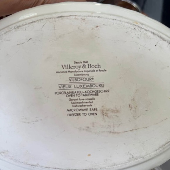 Villeroy & Boch Vieux Luxembourg Tureen
Blue Floral Casserole Dish - Picture 7 of 10